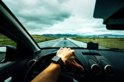 Un convoyeur en route vers son point de livraison
